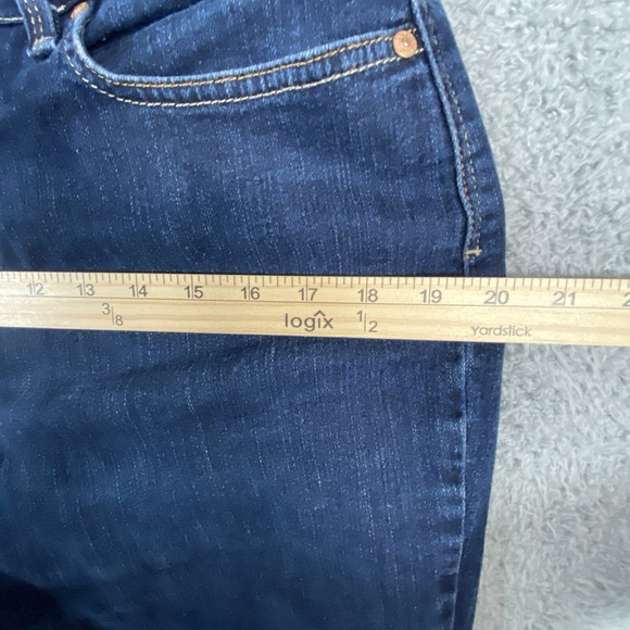 Gloria Vanderbilt Amanda Jeans Size 12 Short Straight Dark Wash Stretch Casual - Picture 8 of 14
